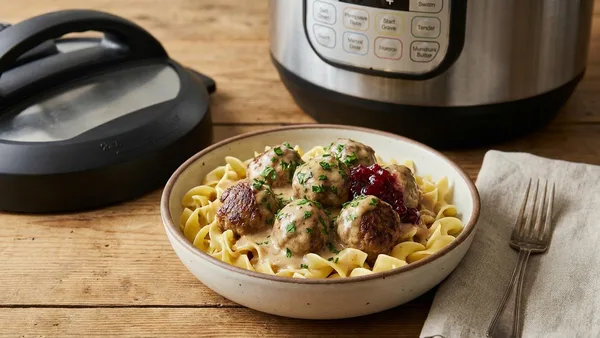 Instant Pot Swedish Meatballs in Creamy Gravy