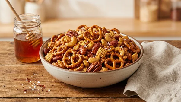Hot Honey Swicy Snack Mix